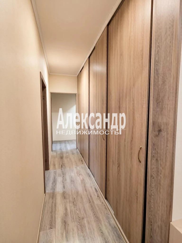 3-комнатная квартира (76м2) на продажу по адресу Санкт-Петербург, проспект Королёва, 69— фото 6 из 11