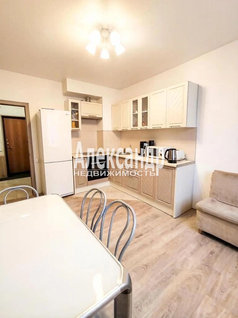 3-комнатная квартира (76м2) на продажу по адресу Санкт-Петербург, проспект Королёва, 69— фото 7 из 11