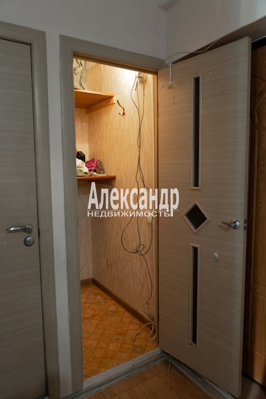 1-комнатная квартира (46м2) на продажу по адресу Санкт-Петербург, проспект Авиаконструкторов, 20к3, подъезд 4— фото 13 из 22