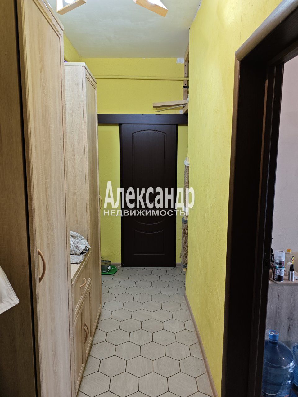 2-комнатная квартира (45м2) на продажу по адресу Санкт-Петербург, Ломоносов, Александровская улица, 5— фото 10 из 12