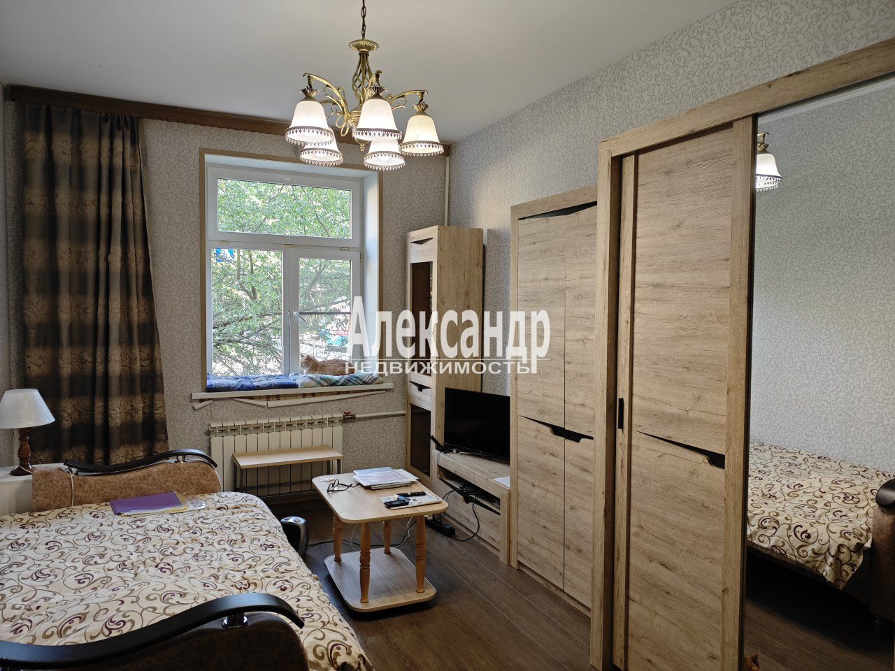 2-комнатная квартира (45м2) на продажу по адресу Санкт-Петербург, Ломоносов, Александровская улица, 5— фото 1 из 12