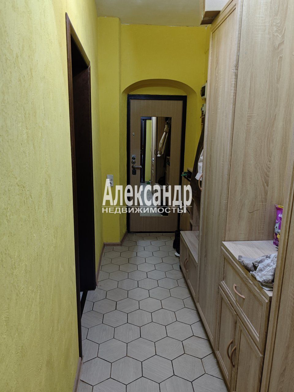 2-комнатная квартира (45м2) на продажу по адресу Санкт-Петербург, Ломоносов, Александровская улица, 5— фото 11 из 12