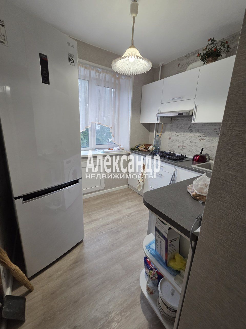 2-комнатная квартира (45м2) в аренду по адресу Ленинградская область, Приозерск, улица Ленина, 38— фото 7 из 14