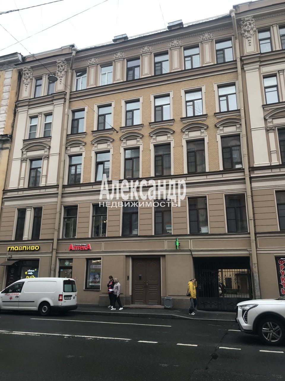 Комната в 4-комнатной квартире площадью 100 м2