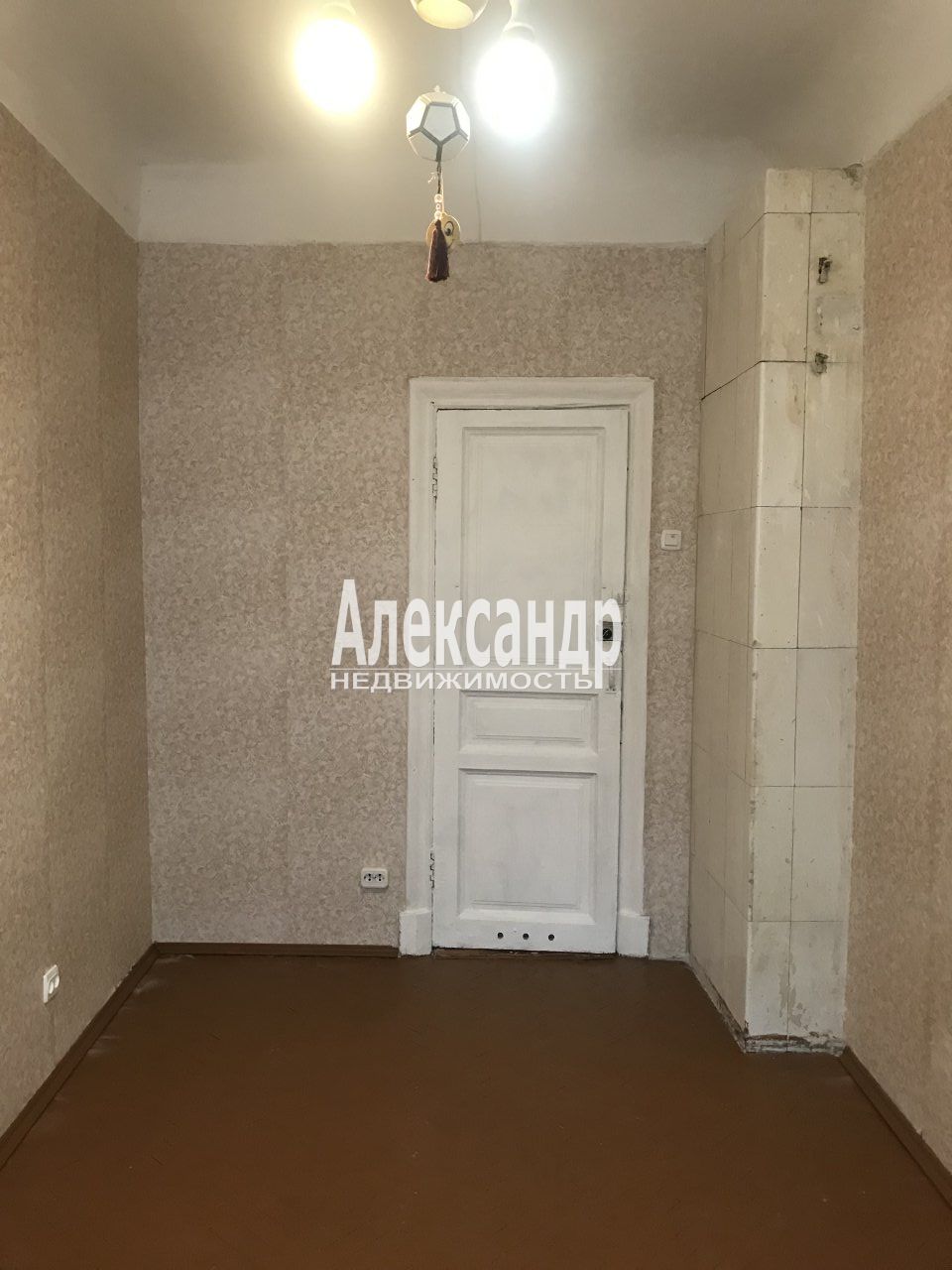 Комната в 4-комнатной квартире площадью 100 м2