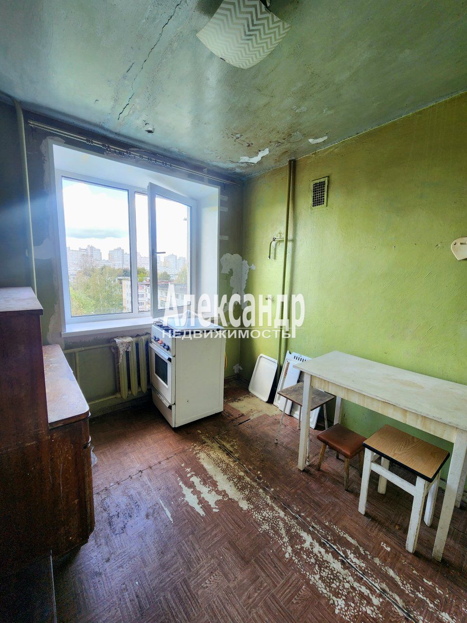 3-комнатная квартира (61м2) на продажу по адресу Ленинградская область, Кириши, Молодёжный бульвар, 28— фото 3 из 12