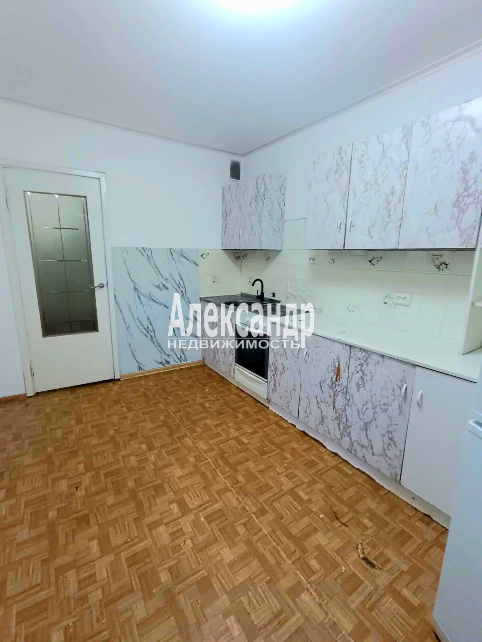 2-комнатная квартира (62м2) на продажу по адресу Санкт-Петербург, Серебристый бульвар, 27к2— фото 2 из 15