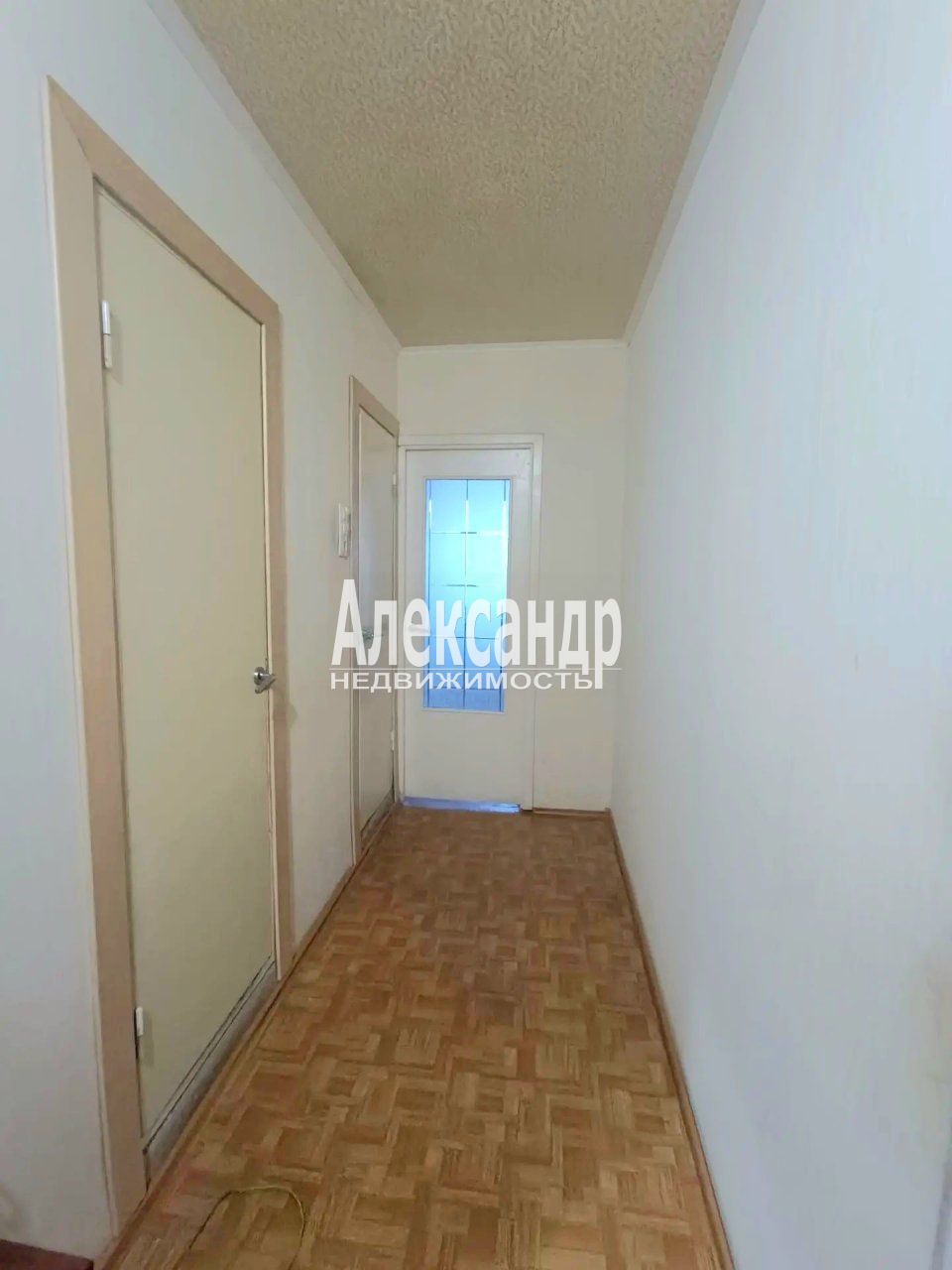 2-комнатная квартира (62м2) на продажу по адресу Санкт-Петербург, Серебристый бульвар, 27к2— фото 3 из 15