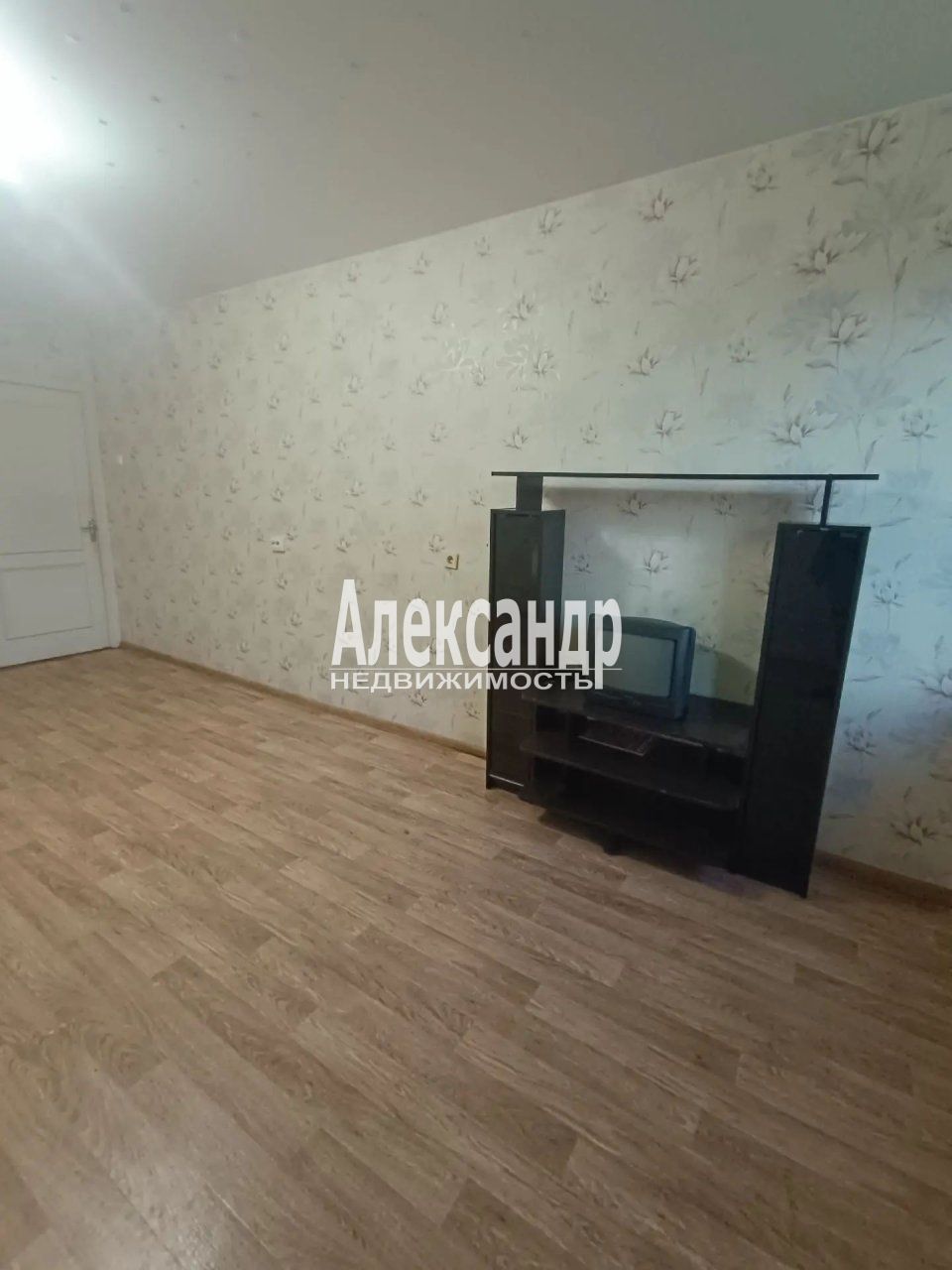 2-комнатная квартира (62м2) на продажу по адресу Санкт-Петербург, Серебристый бульвар, 27к2— фото 12 из 15