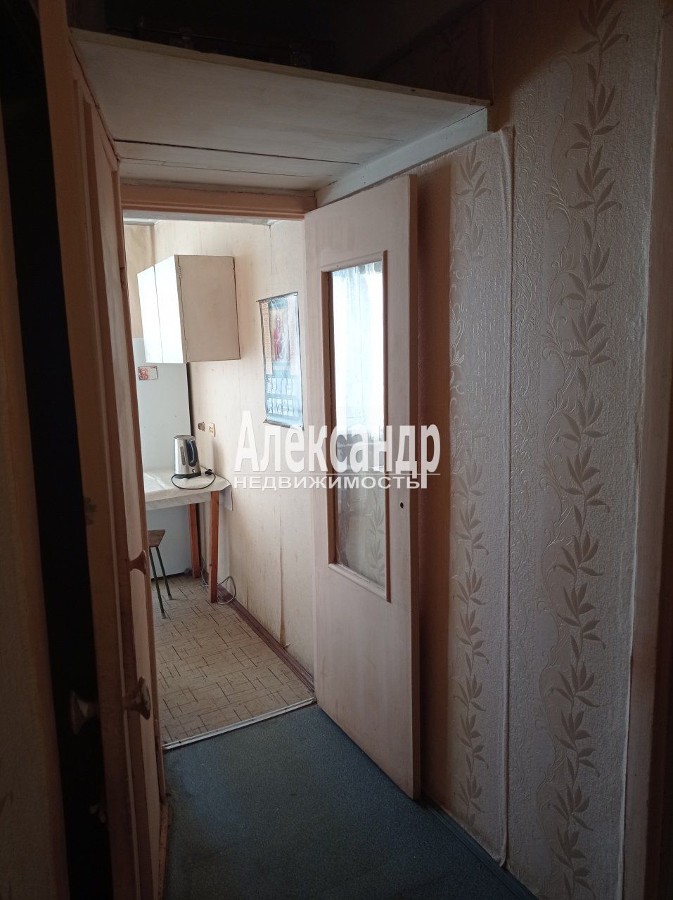 1-комнатная квартира (31м2) на продажу по адресу Санкт-Петербург, проспект Народного Ополчения, 179— фото 9 из 13