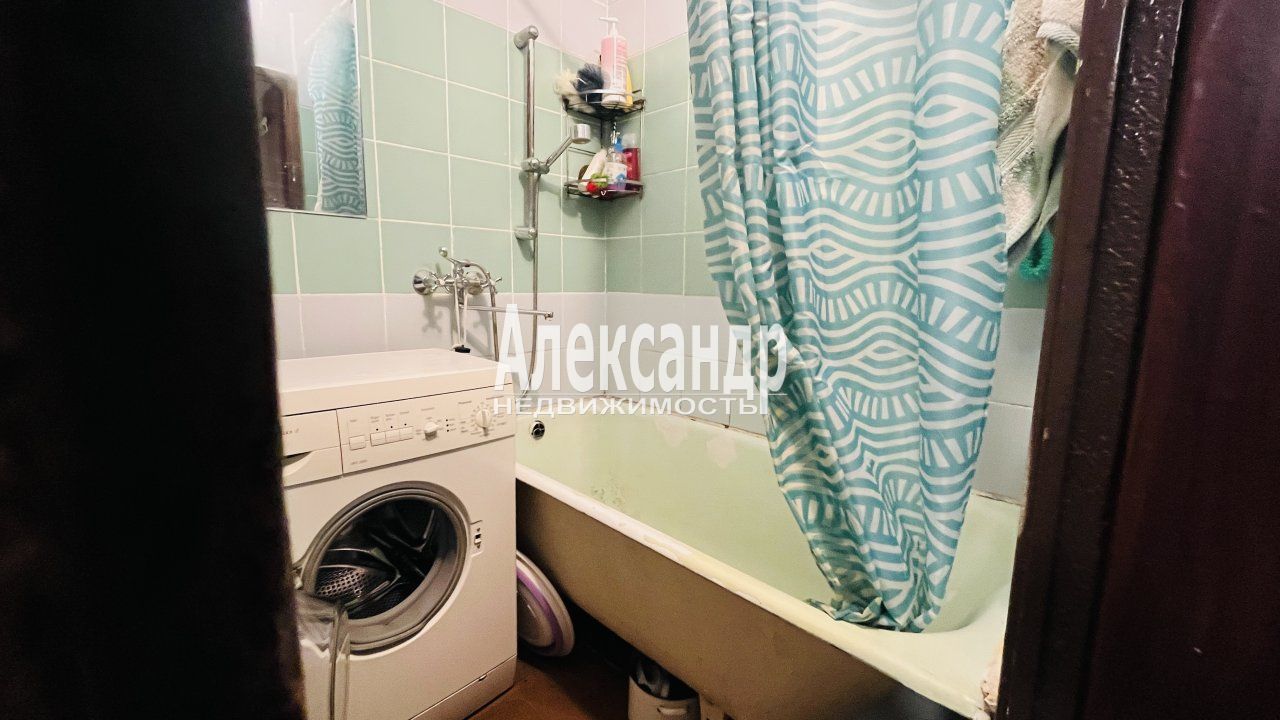 Комната в 3-комнатной квартире (61м2) на продажу по адресу Санкт-Петербург, проспект Маршала Жукова, 28к3— фото 7 из 8