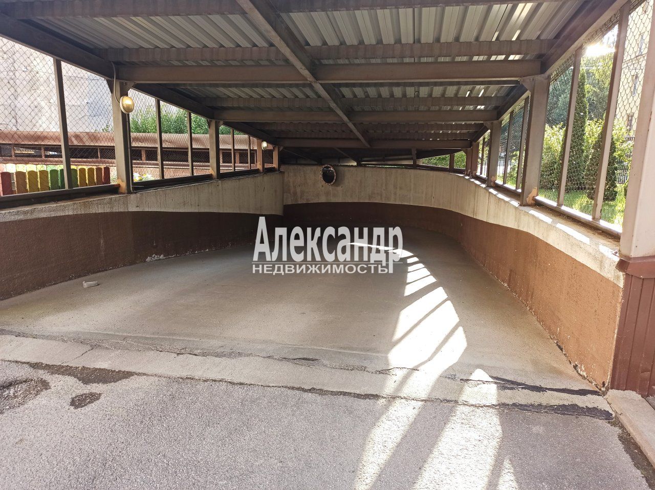 Гараж