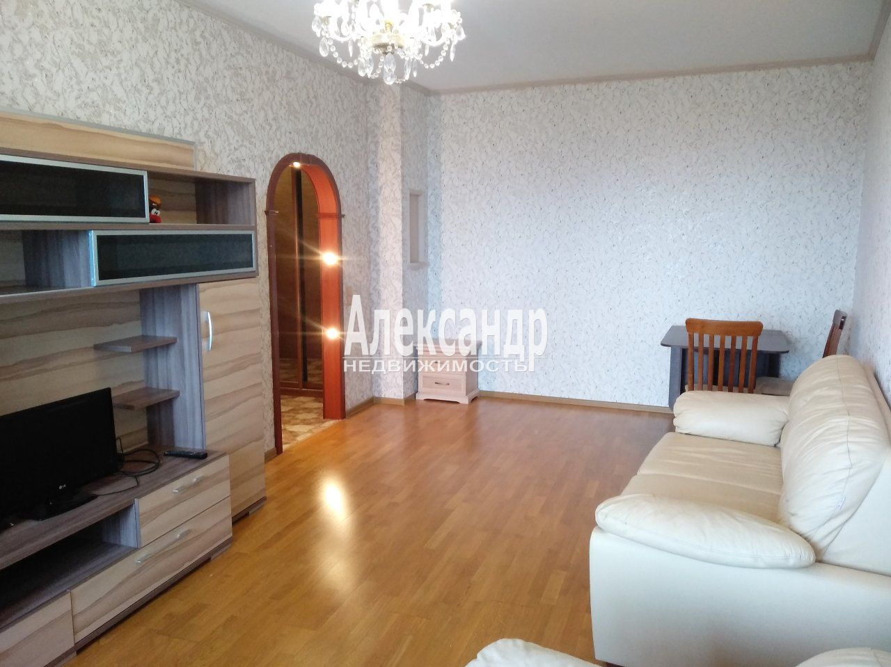 2-комнатная квартира (65м2) в аренду по адресу Санкт-Петербург, улица Матроса Железняка, 57— фото 8 из 16