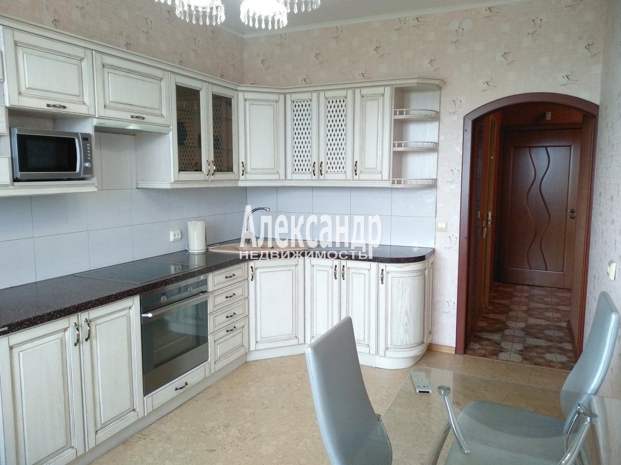 2-комнатная квартира (65м2) в аренду по адресу Санкт-Петербург, улица Матроса Железняка, 57— фото 3 из 16