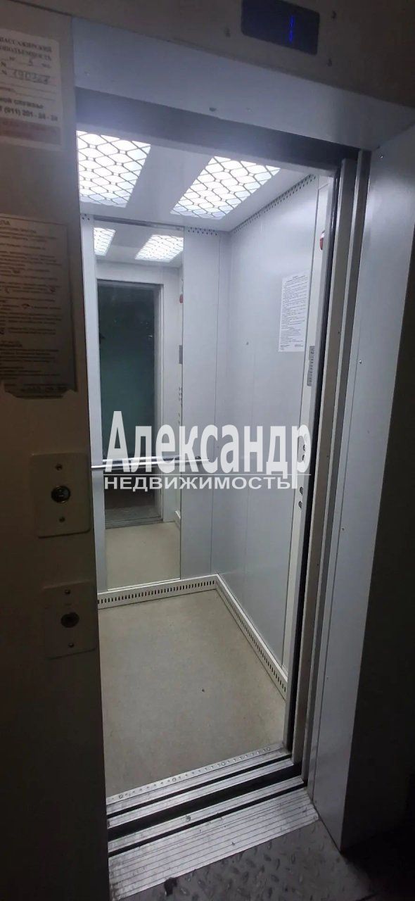 2-комнатная квартира (51м2) в аренду по адресу Санкт-Петербург, улица Джона Рида, 1к1— фото 15 из 20