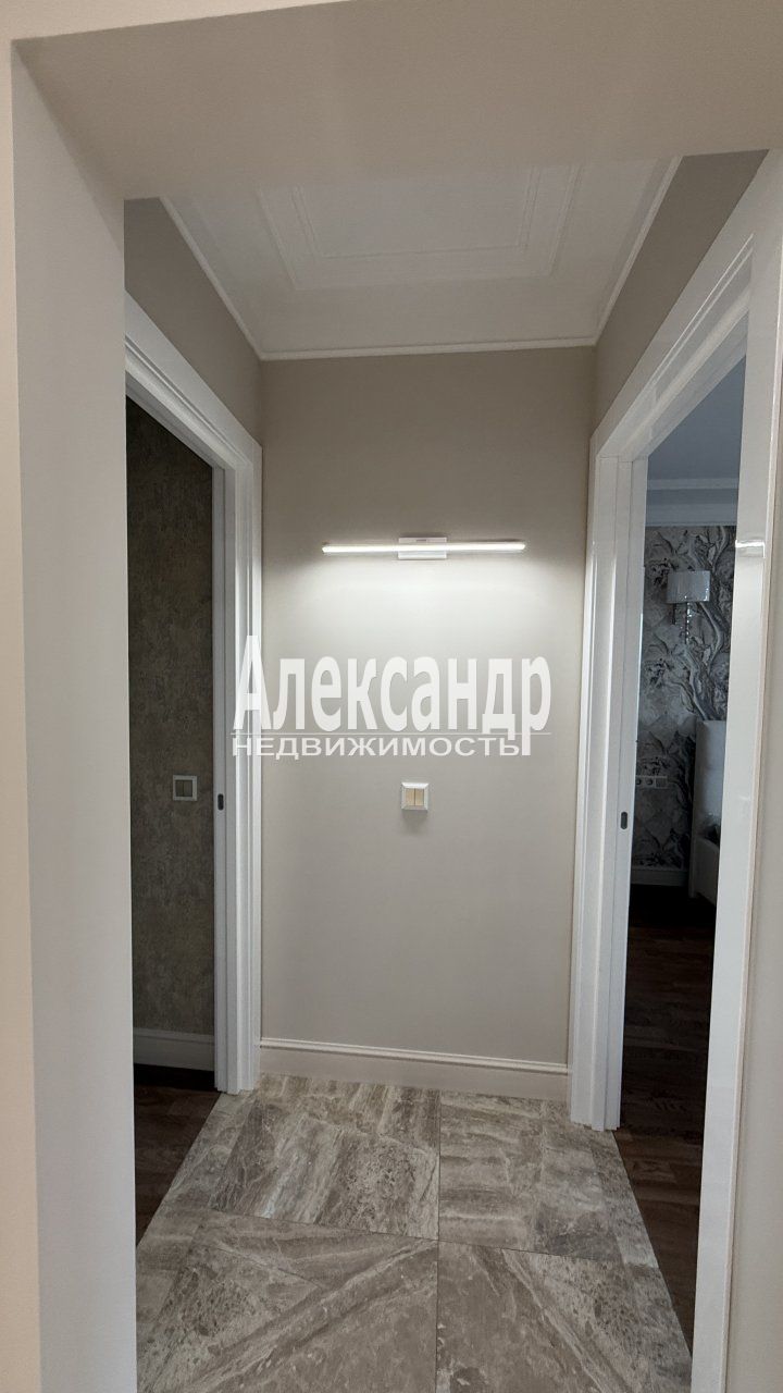 3-комнатная квартира (88м2) в аренду по адресу Санкт-Петербург, территория Горелово, Красносельское шоссе, 54к3, подъезд 4— фото 11 из 17