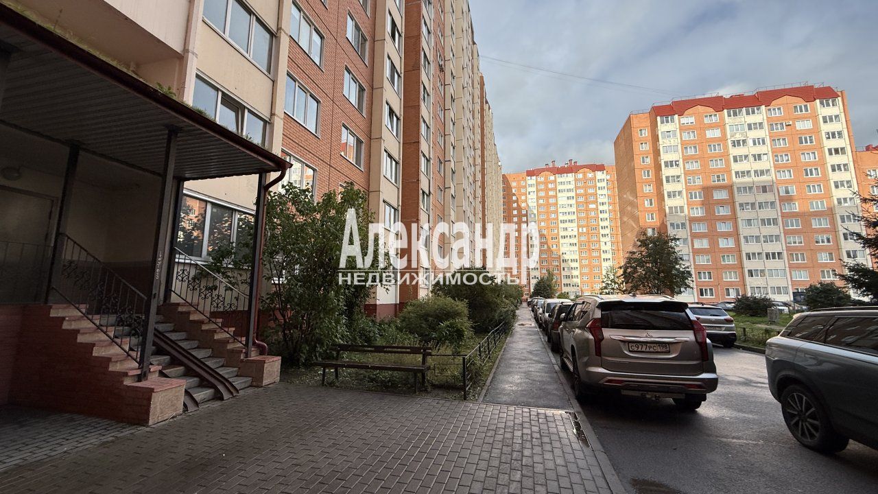 3-комнатная квартира (88м2) в аренду по адресу Санкт-Петербург, территория Горелово, Красносельское шоссе, 54к3, подъезд 4— фото 16 из 17