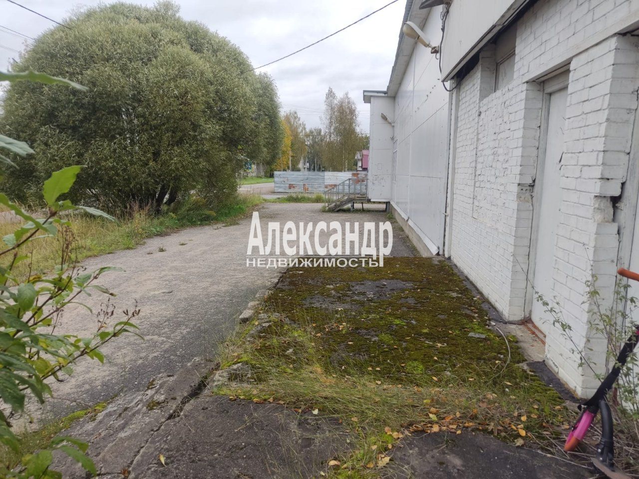Торговое помещение площадью 677 м2