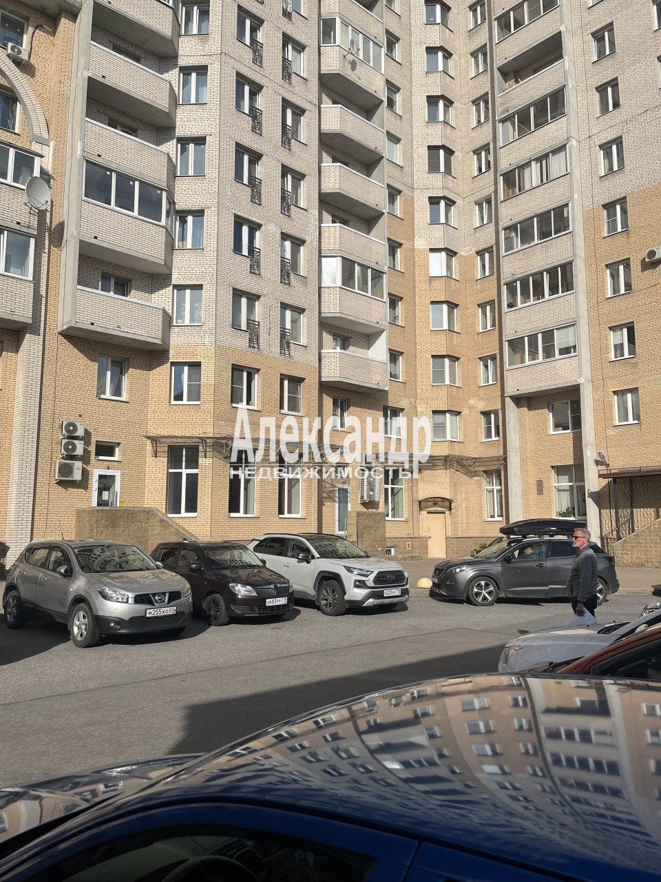 2-комнатная квартира (74м2) на продажу по адресу Санкт-Петербург, аллея Поликарпова, 6к1— фото 2 из 15