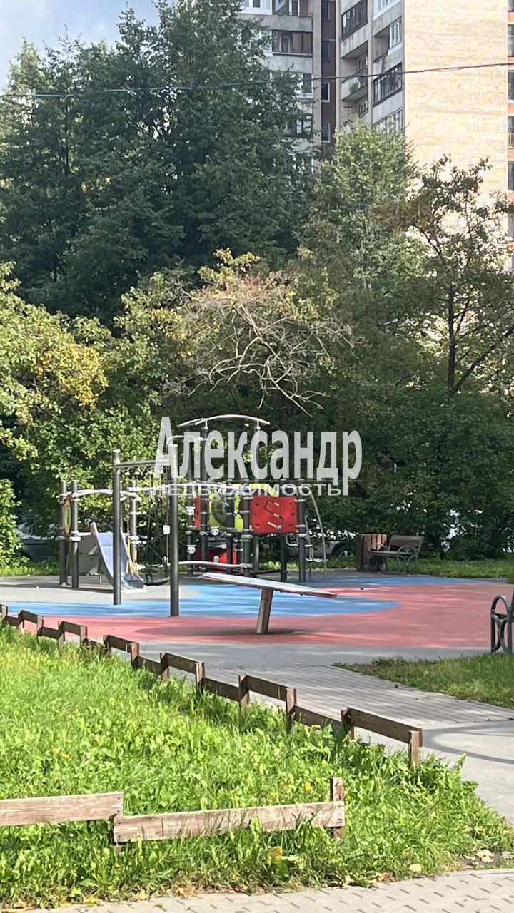 2-комнатная квартира (74м2) на продажу по адресу Санкт-Петербург, аллея Поликарпова, 6к1— фото 13 из 15