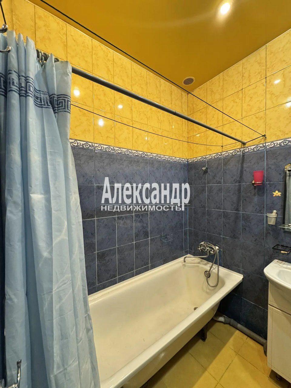 2-комнатная квартира (35м2) на продажу по адресу Санкт-Петербург, Сестрорецк, улица Борисова, 9к2, подъезд 1— фото 10 из 13