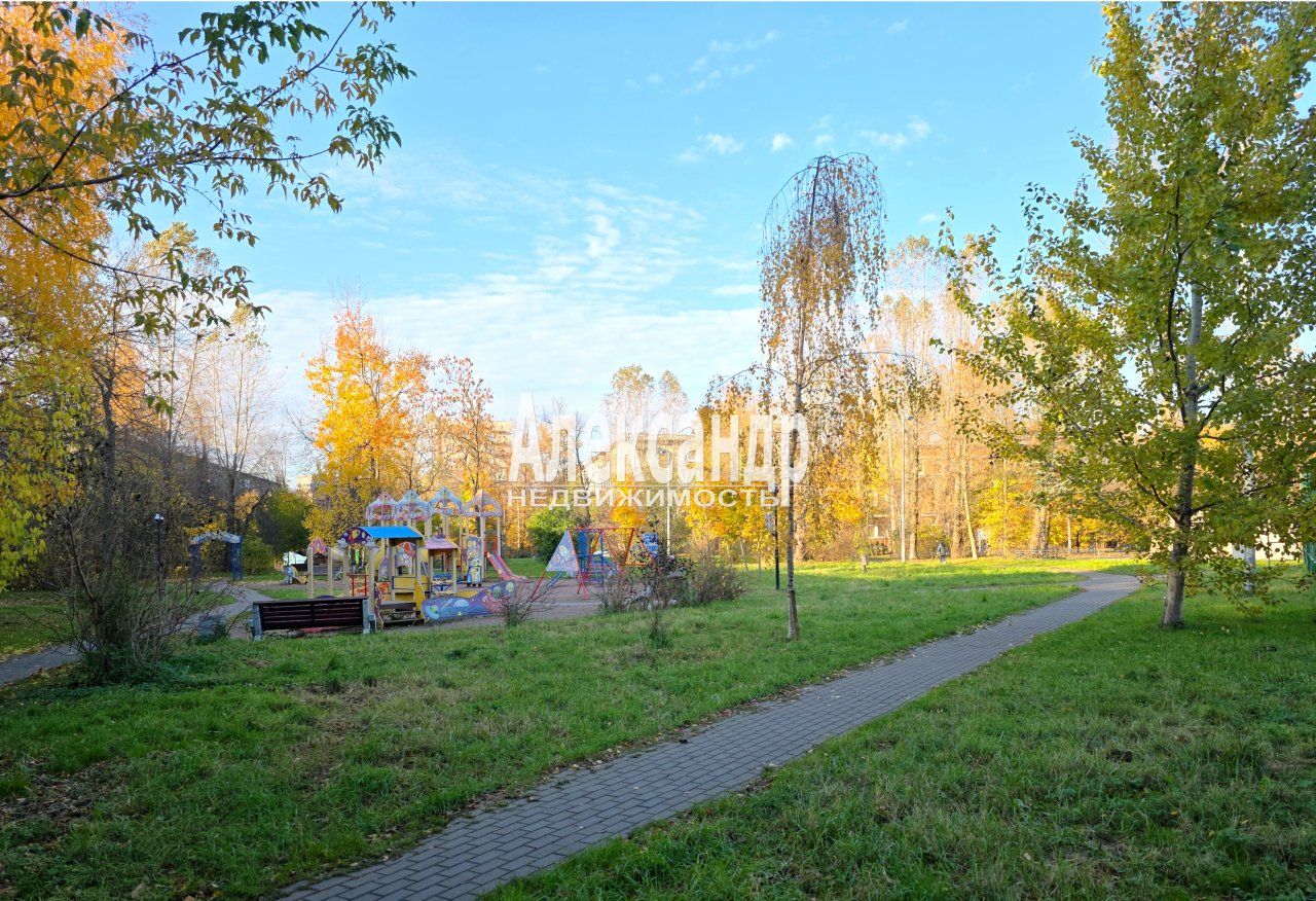 2-комнатная квартира (48м2) на продажу по адресу Санкт-Петербург, улица Зины Портновой, 11— фото 13 из 15