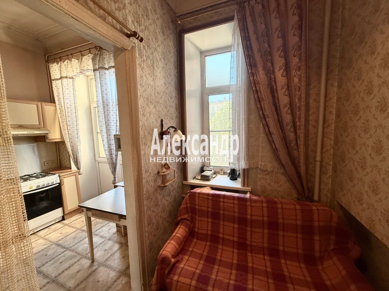 2-комнатная квартира (64м2) на продажу по адресу Санкт-Петербург, улица Зайцева, 6к1— фото 10 из 44