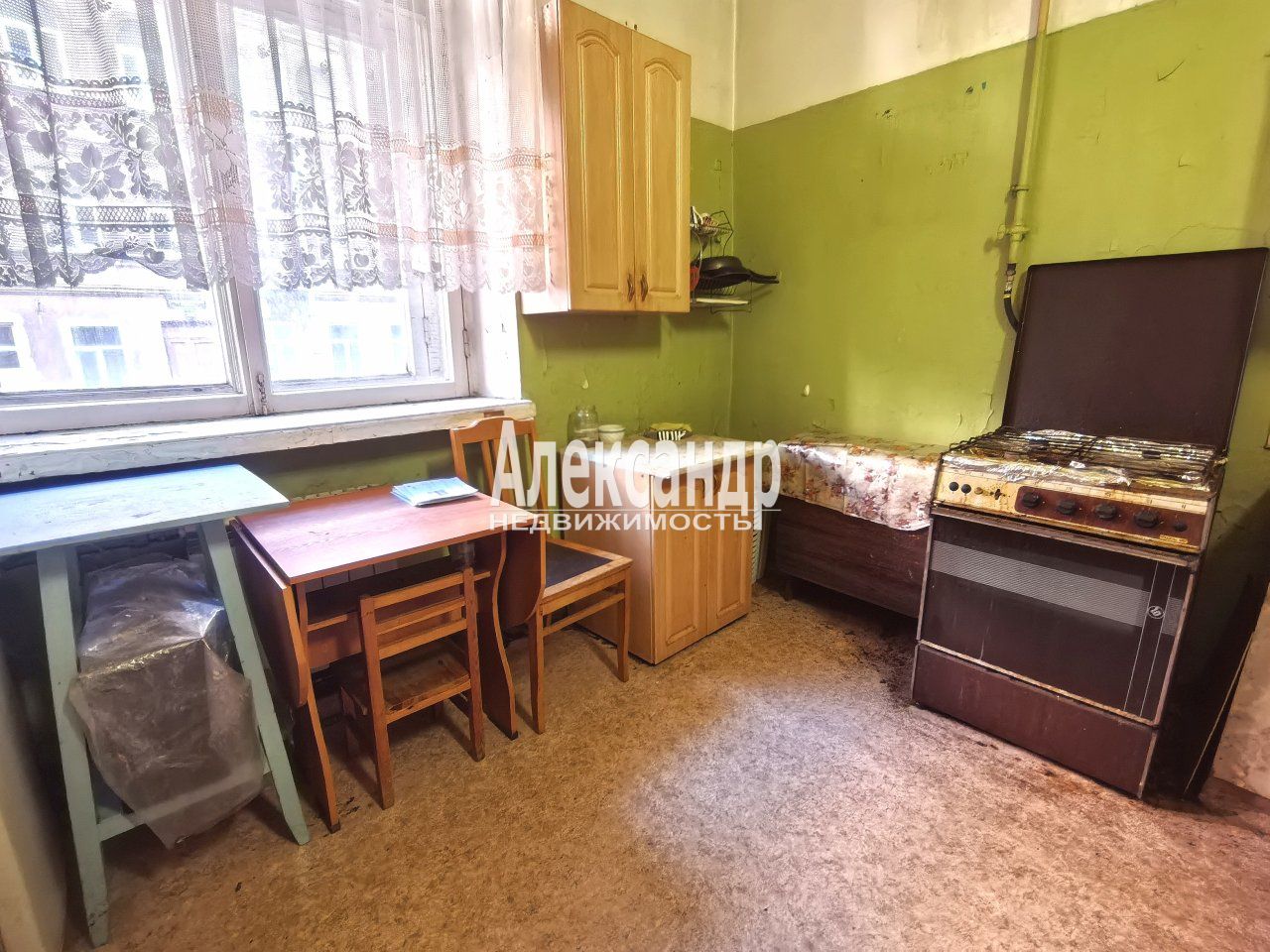 Комната в 3-комнатной квартире (93м2) на продажу по адресу Санкт-Петербург, улица Шевченко, 6/8— фото 6 из 11