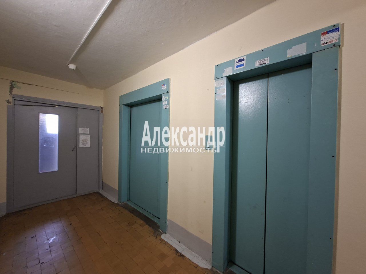 Комната в 3-комнатной квартире (65м2) на продажу по адресу Санкт-Петербург, улица Стасовой, 2— фото 17 из 30