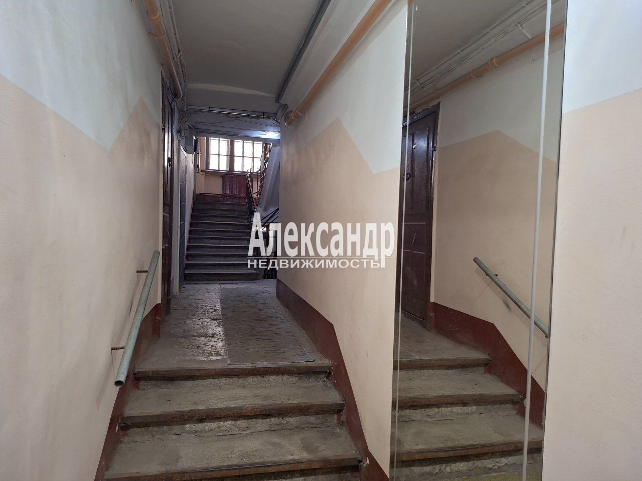 Комната в 5-комнатной квартире (103м2) на продажу по адресу Санкт-Петербург, Нейшлотский переулок, 15Б— фото 24 из 35