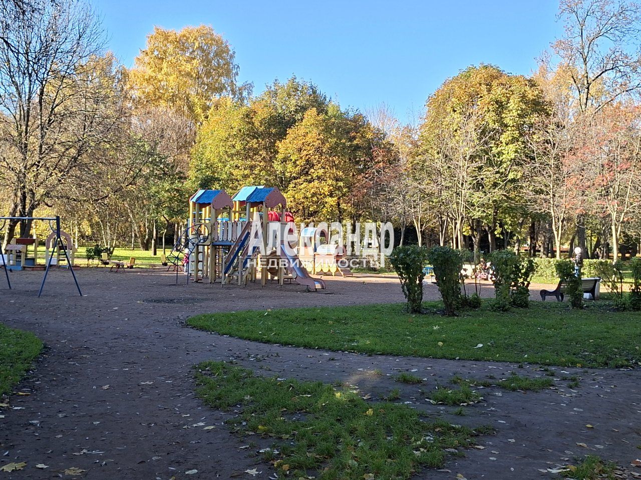 Комната в 5-комнатной квартире (103м2) на продажу по адресу Санкт-Петербург, Нейшлотский переулок, 15Б— фото 27 из 35