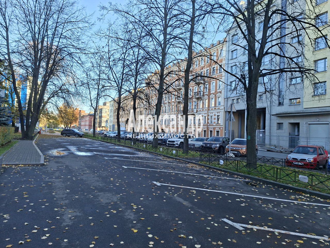Комната в 5-комнатной квартире (103м2) на продажу по адресу Санкт-Петербург, Нейшлотский переулок, 15Б— фото 28 из 35