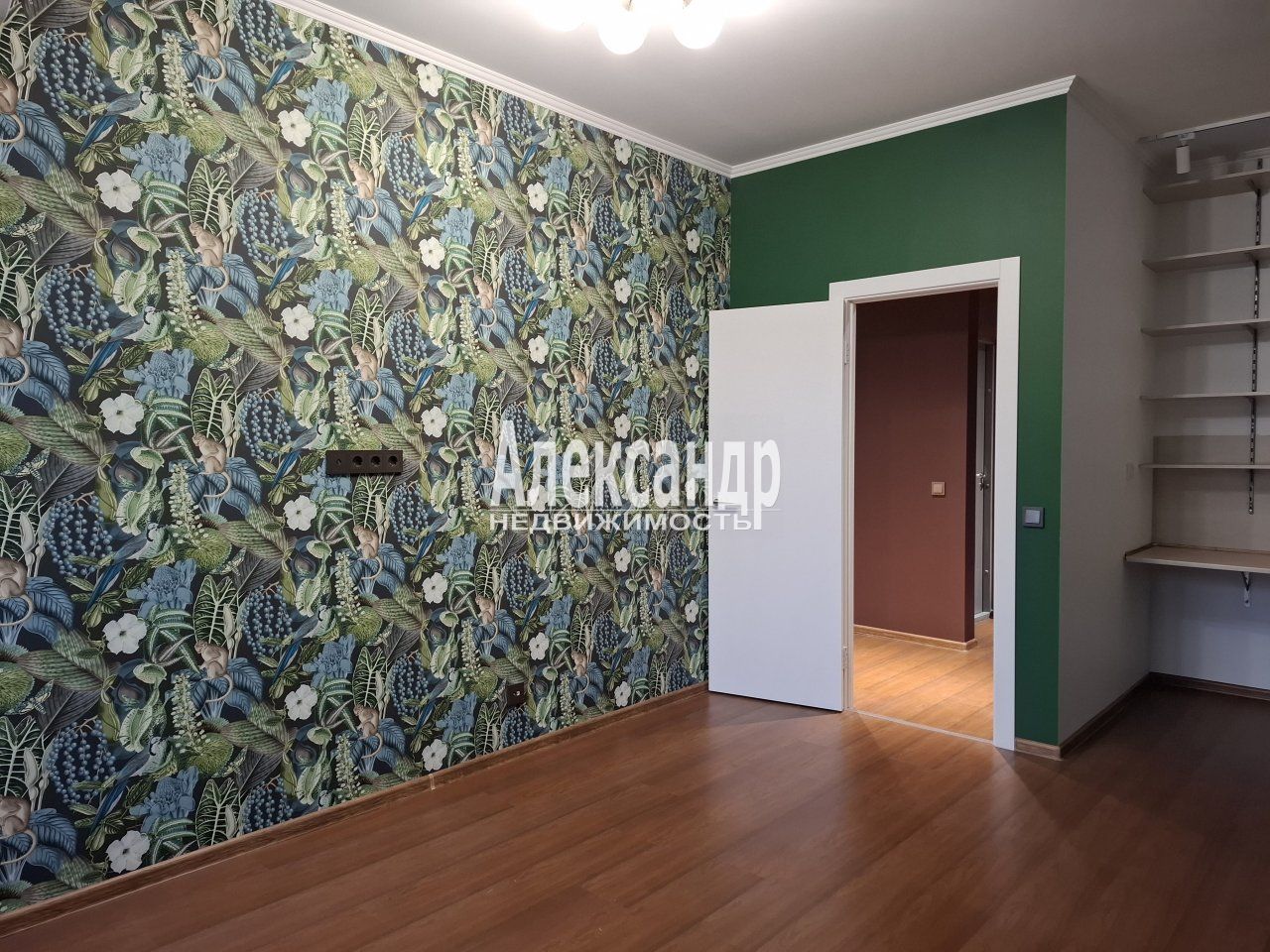 3-комнатная квартира (82м2) на продажу по адресу Санкт-Петербург, проспект Славы, 52к1— фото 6 из 21