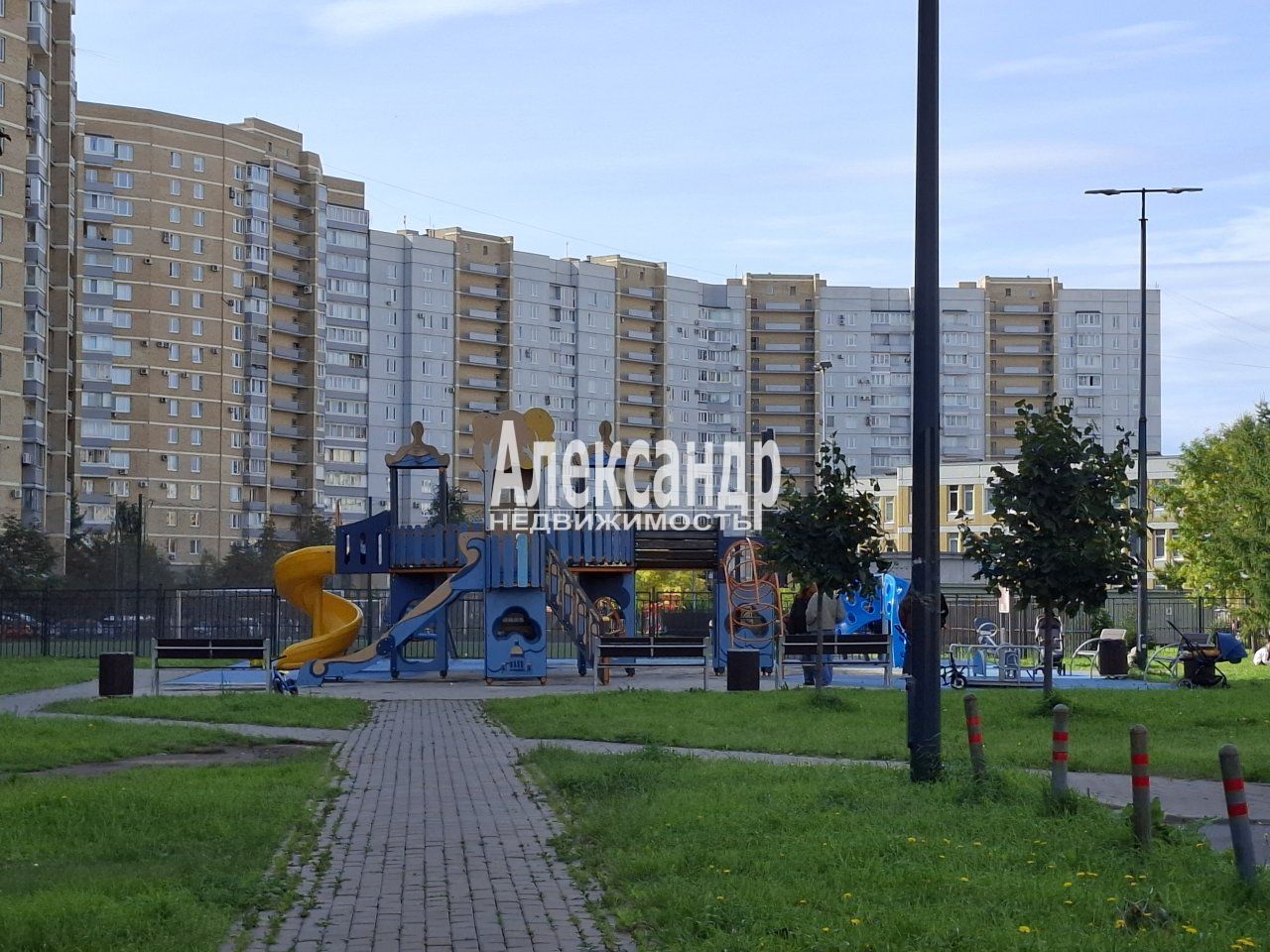 3-комнатная квартира (82м2) на продажу по адресу Санкт-Петербург, проспект Славы, 52к1— фото 18 из 21