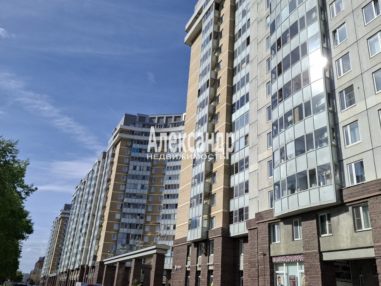 3-комнатная квартира (82м2) на продажу по адресу Санкт-Петербург, проспект Славы, 52к1— фото 1 из 21