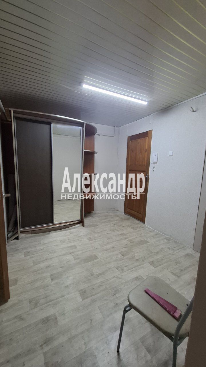 2-комнатная квартира (50м2) на продажу по адресу Ленинградская область, Кировский район, городской посёлок Павлово, Советская улица, 3— фото 9 из 15