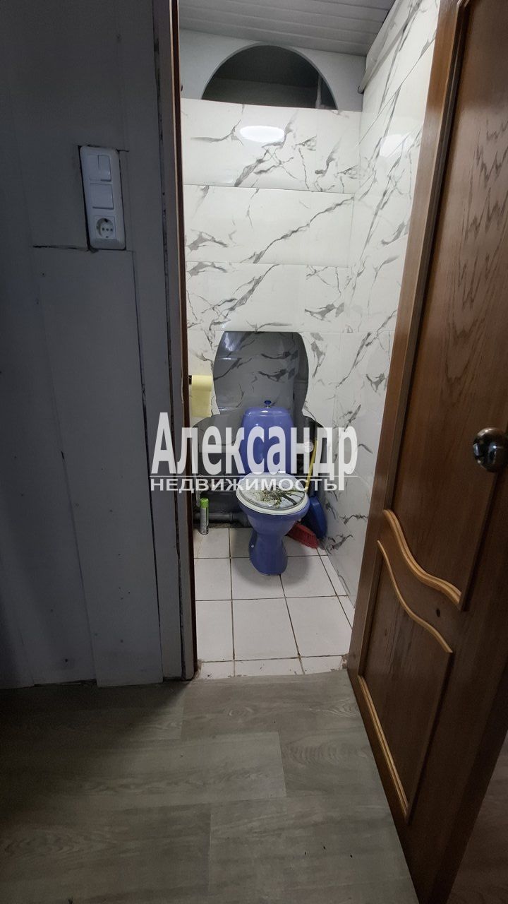 2-комнатная квартира (50м2) на продажу по адресу Ленинградская область, Кировский район, городской посёлок Павлово, Советская улица, 3— фото 11 из 15