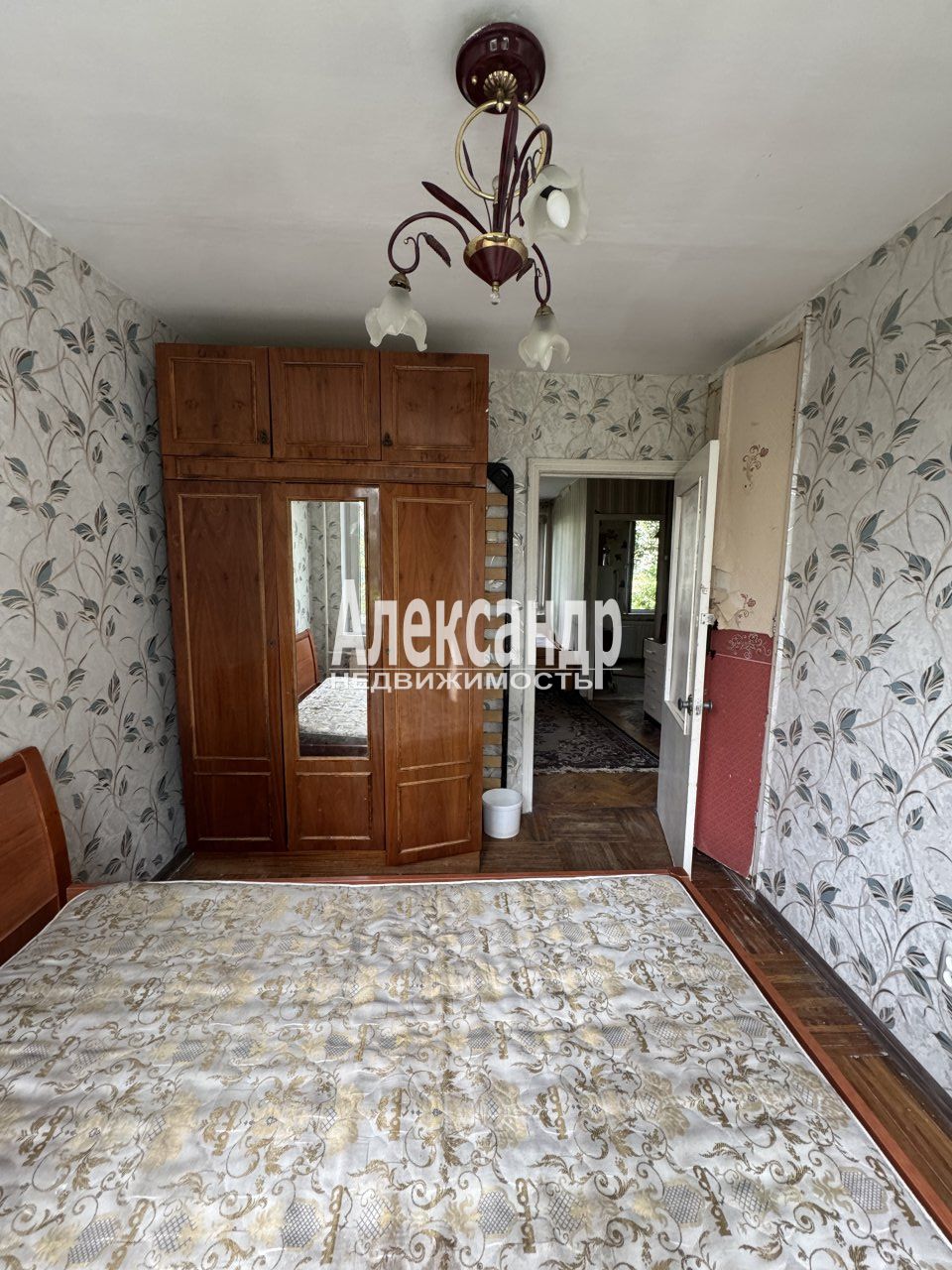 3-комнатная квартира (42м2) на продажу по адресу Санкт-Петербург, улица Червонного Казачества, 32— фото 9 из 19
