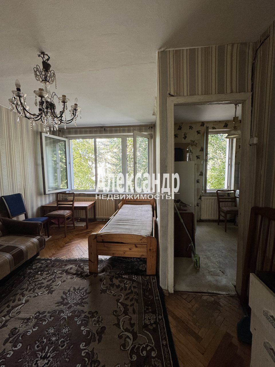3-комнатная квартира (42м2) на продажу по адресу Санкт-Петербург, улица Червонного Казачества, 32— фото 11 из 19