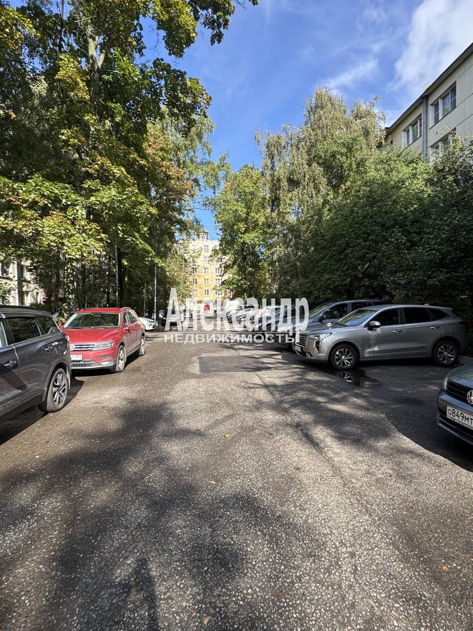 3-комнатная квартира (42м2) на продажу по адресу Санкт-Петербург, улица Червонного Казачества, 32— фото 18 из 19