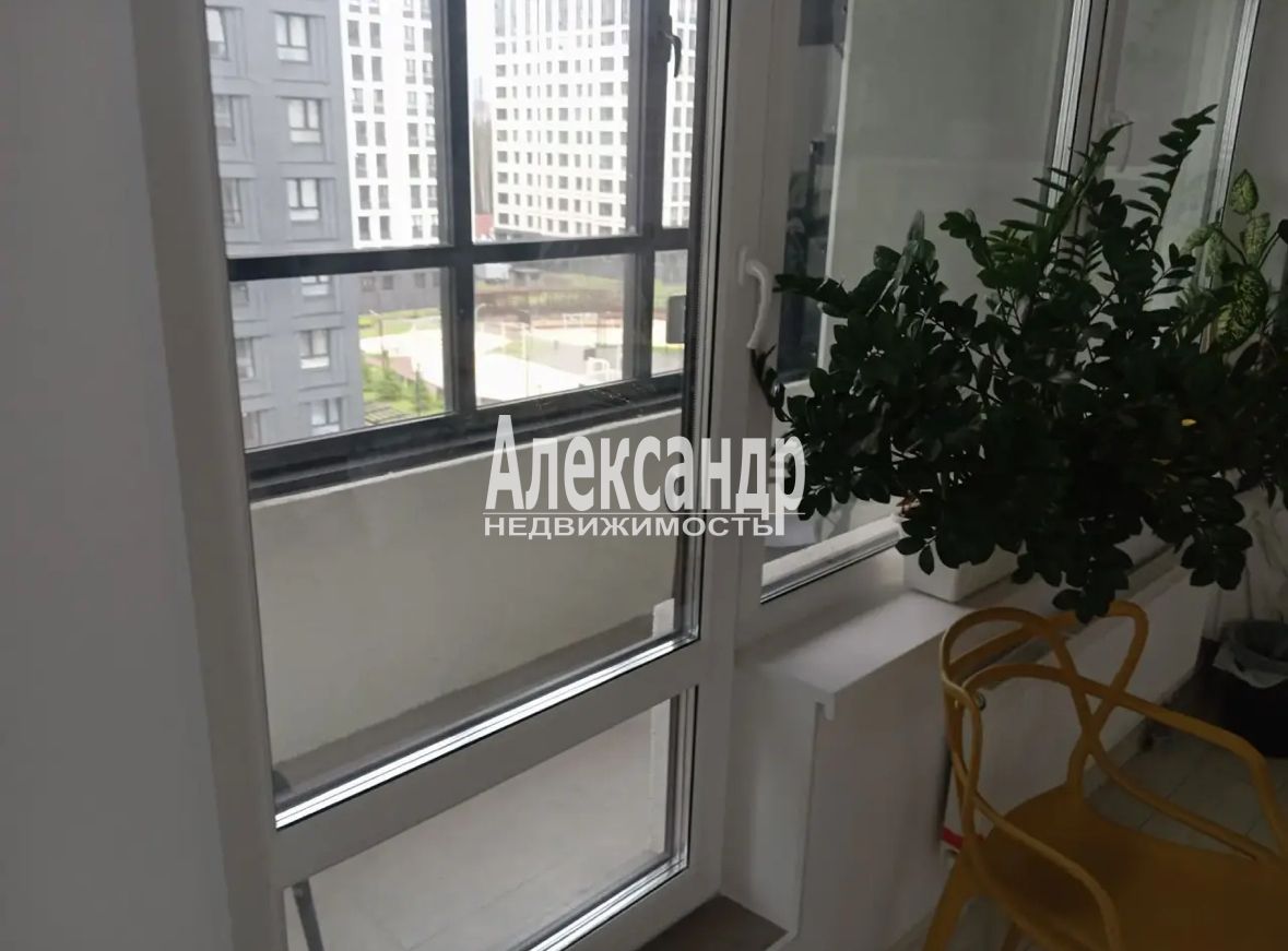 2-комнатная квартира (60м2) в аренду по адресу Санкт-Петербург, Планерная улица, 99, подъезд 8— фото 3 из 7
