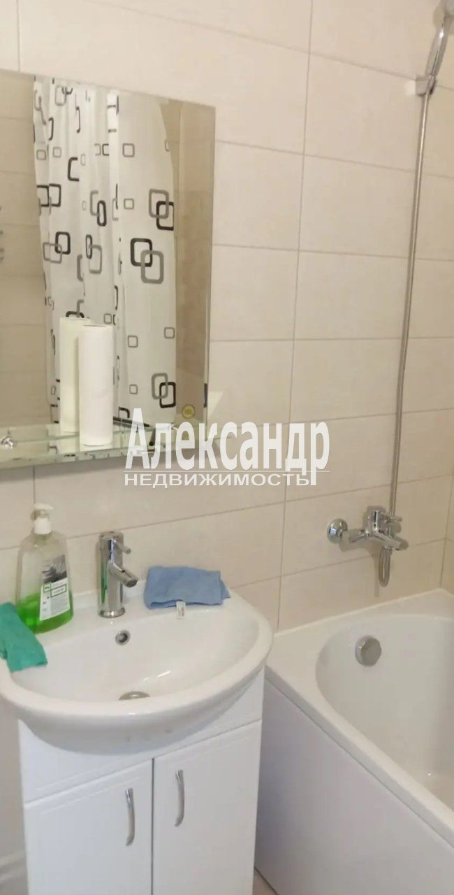 2-комнатная квартира (60м2) в аренду по адресу Санкт-Петербург, Планерная улица, 99, подъезд 8— фото 6 из 7