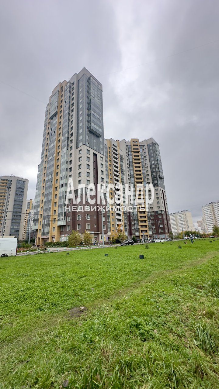 3-комнатная квартира (90м2) на продажу по адресу Санкт-Петербург, Дунайский проспект, 7к7— фото 1 из 5