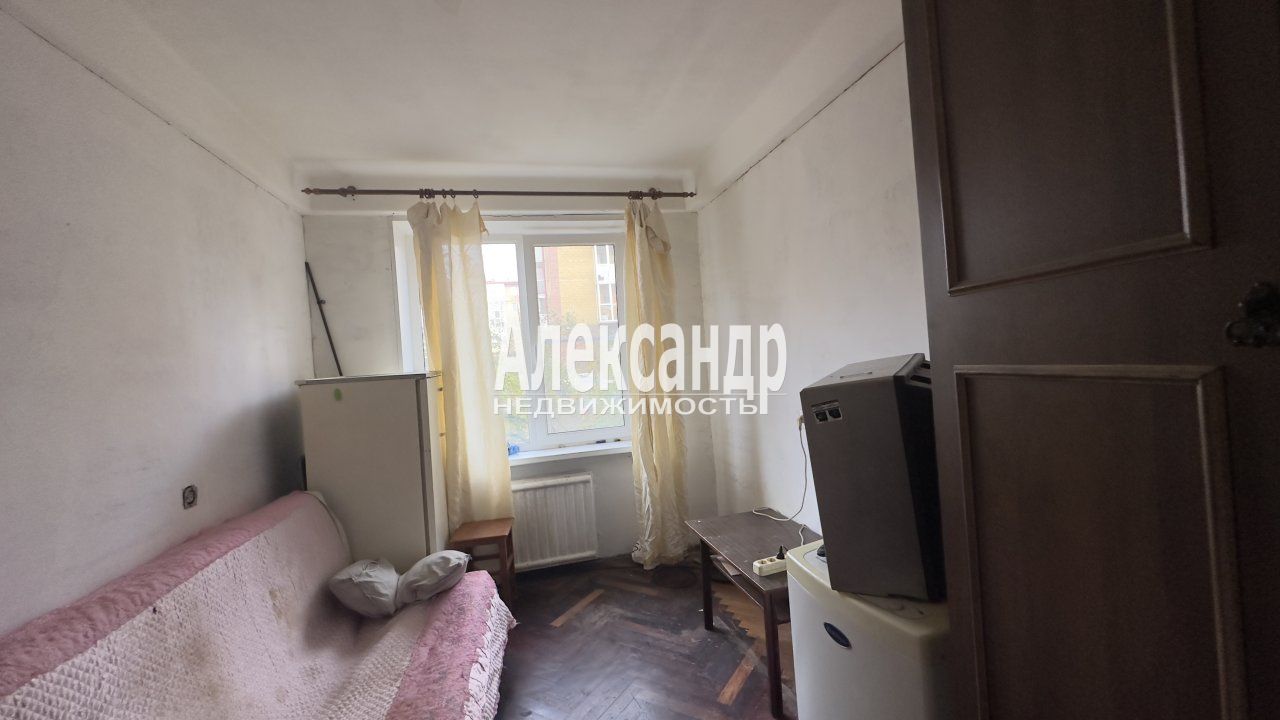 Комната в 3-комнатной квартире площадью 56 м2