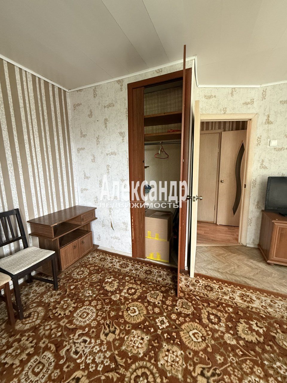 1-комнатная квартира (32м2) на продажу по адресу Санкт-Петербург, Петергоф, Разводная улица, 25, подъезд 1— фото 3 из 16
