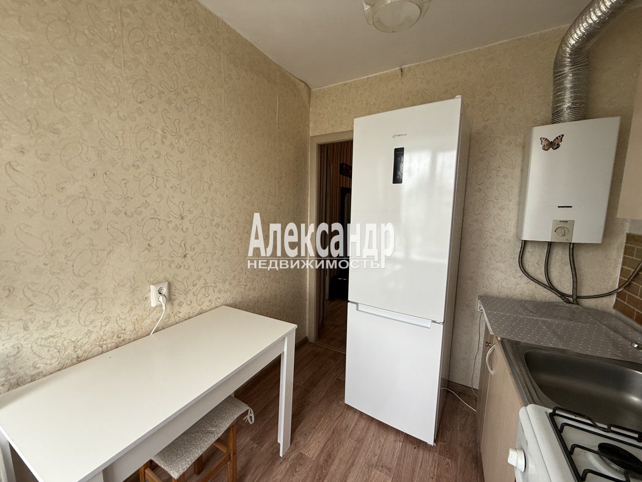1-комнатная квартира (32м2) на продажу по адресу Санкт-Петербург, Петергоф, Разводная улица, 25, подъезд 1— фото 9 из 16