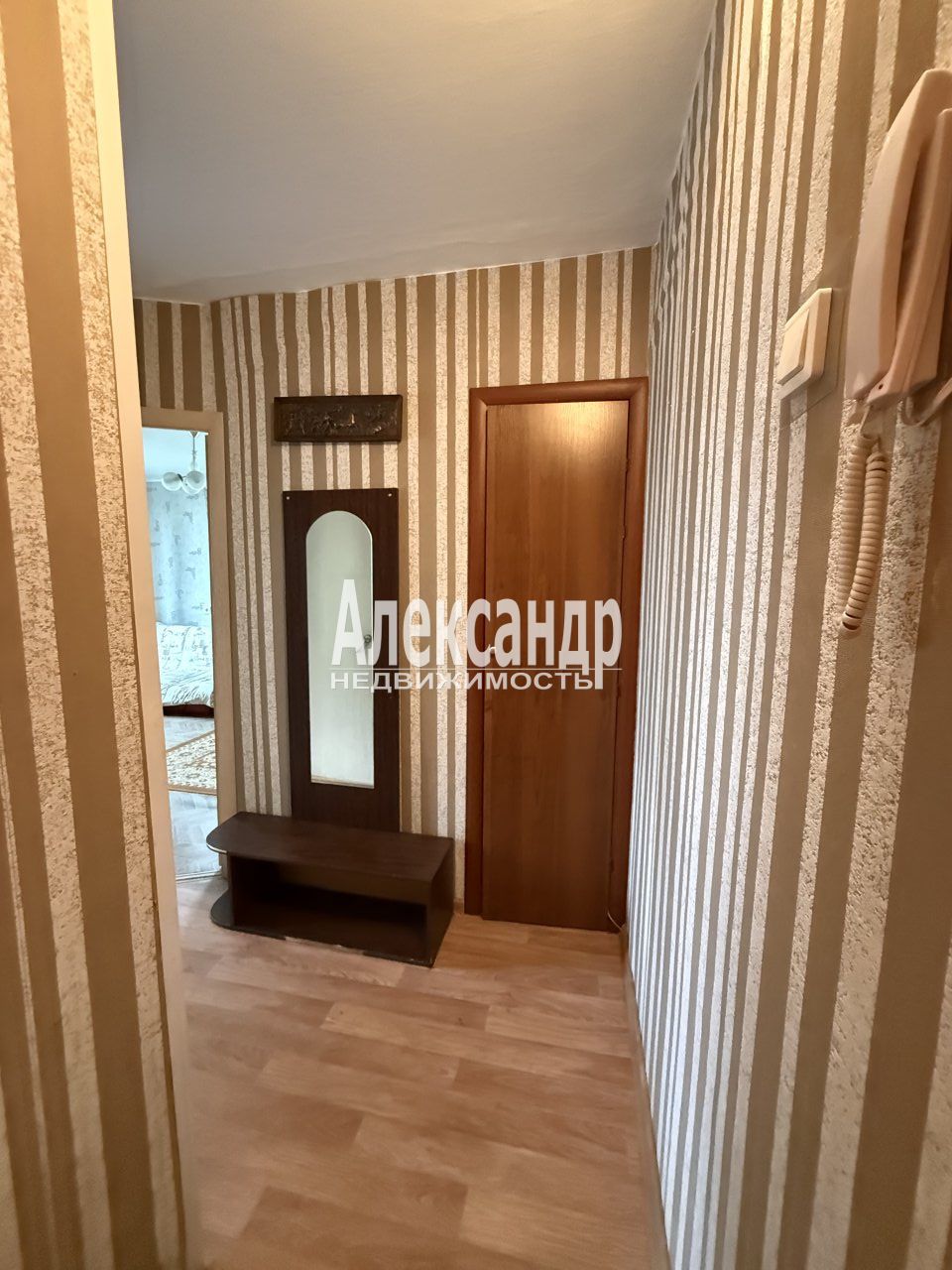 1-комнатная квартира (32м2) на продажу по адресу Санкт-Петербург, Петергоф, Разводная улица, 25, подъезд 1— фото 12 из 16