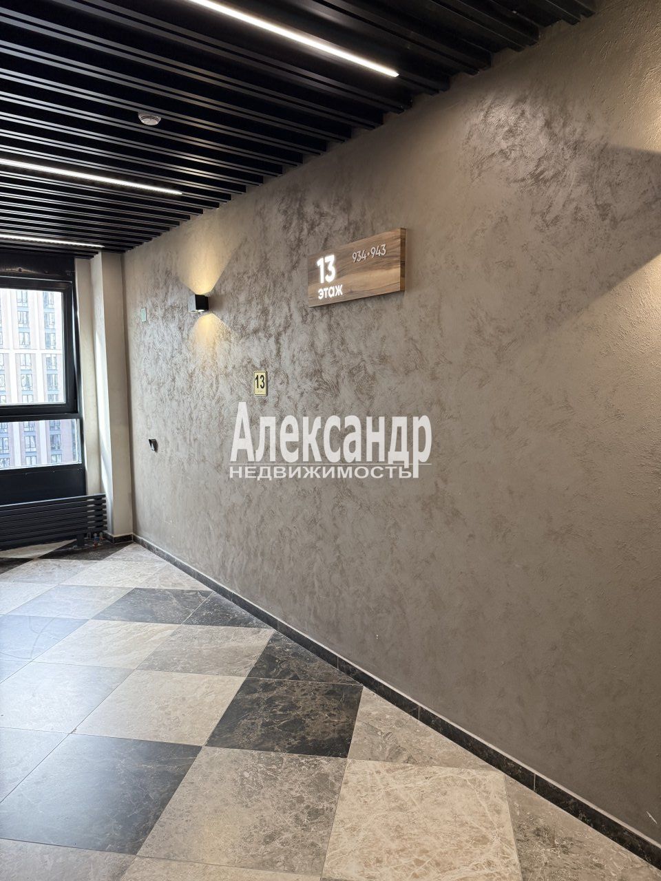 1-комнатная квартира (40м2) на продажу по адресу Санкт-Петербург, улица Типанова, 22, подъезд 6— фото 2 из 20