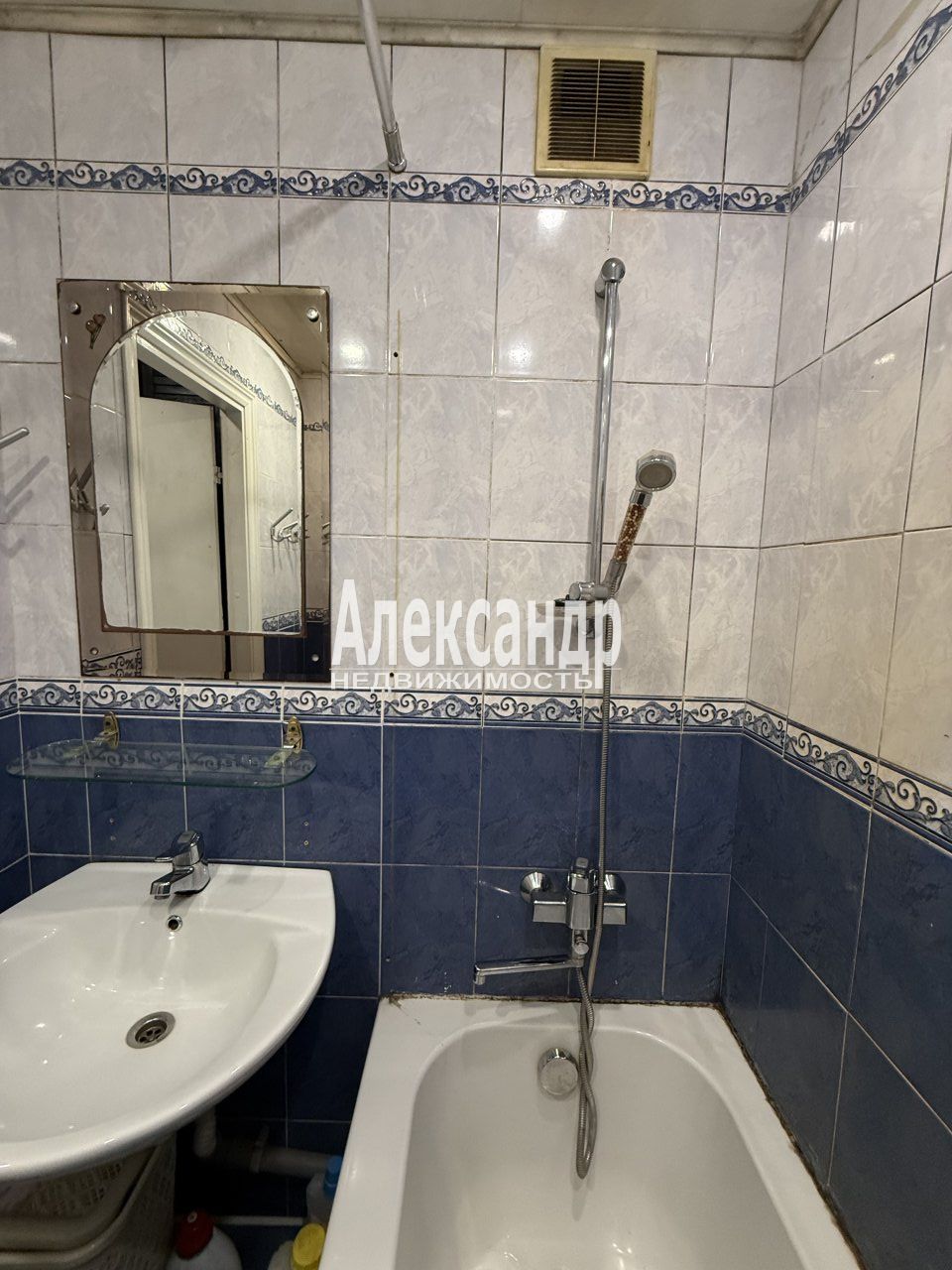 2-комнатная квартира (51м2) на продажу по адресу Санкт-Петербург, Пулковское шоссе, 15к3, подъезд 3— фото 17 из 19