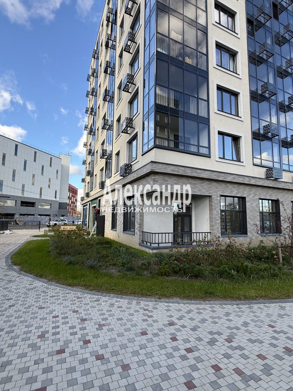 1-комнатная квартира (33м2) на продажу по адресу Ленинградская область, Ломоносовский район, Лаголовское сельское поселение, деревня Лаголово, Дудергофская улица, 1к1— фото 2 из 20